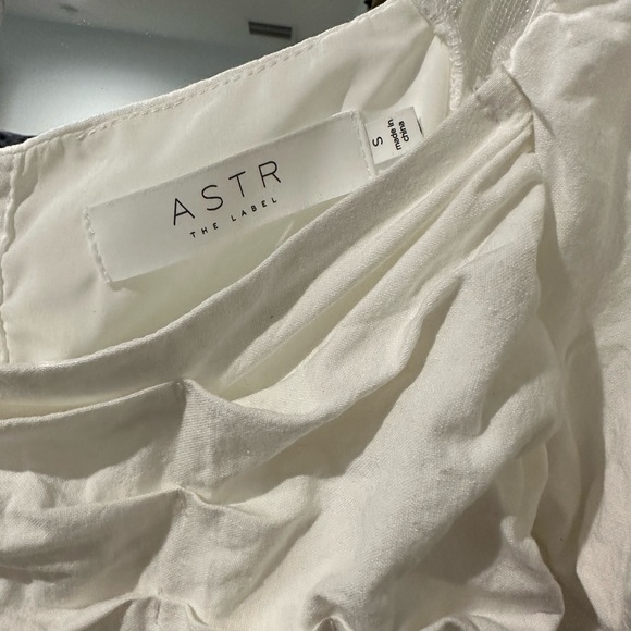 White dress - Picture 5 of 6